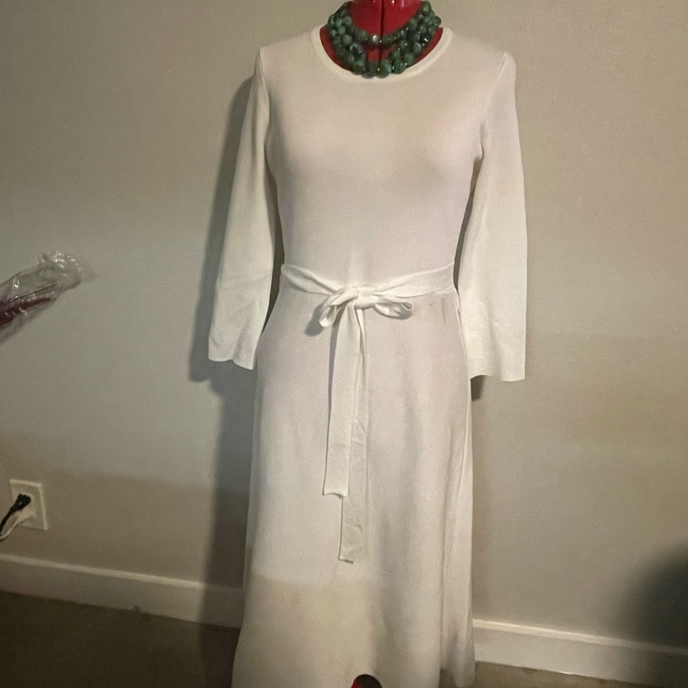 White long sleeve knit dress